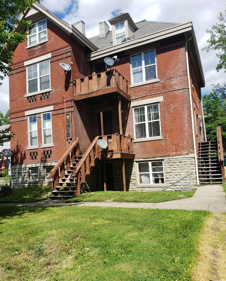 Modern Style And Comfort Near Uc